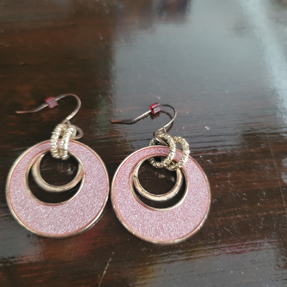 Round fish hook earrings